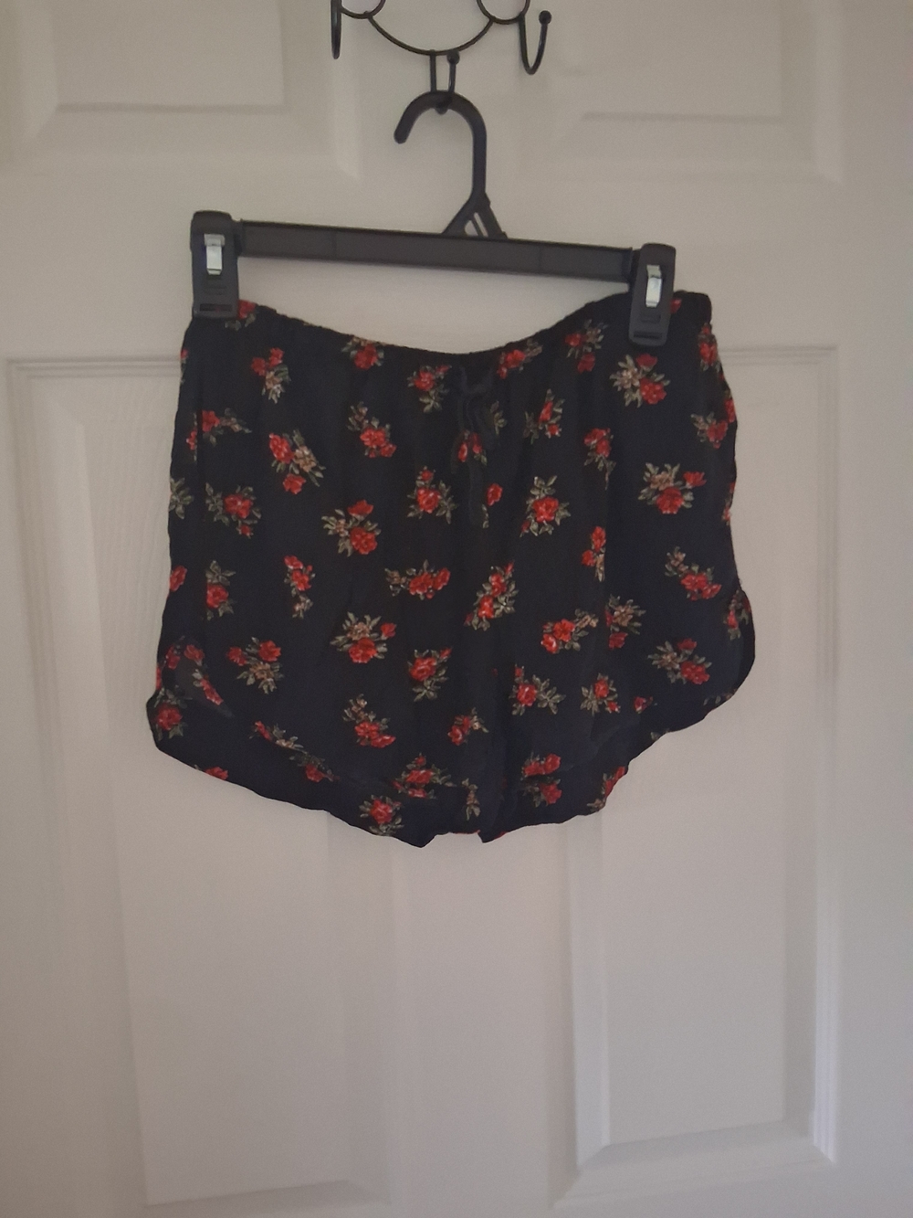 High-Waist Black Floral Lounge Shorts with Elastic Waist